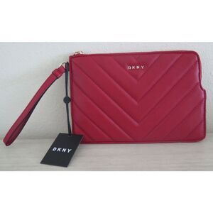 DKNY R13LQQ82 Women's Medium Red Quilted Wristlet Clutch Wallet $80